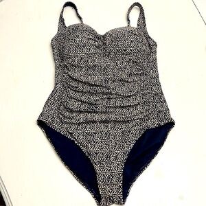 BOND EYE ONE PIECE SWIMSUIT Nip Tuck Shirred Maillot Stripe Size 8